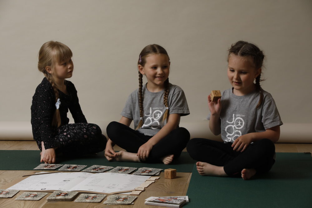 Joga gra dla dzieci - jogra <br/>w drewnianym pudełku - obrazek 17